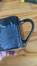 Caneca Quadrada Wandinha 220ml - Família Addams