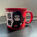 CANECA CAMP ITACHI CHIBI - NARUTO- MANGÁ